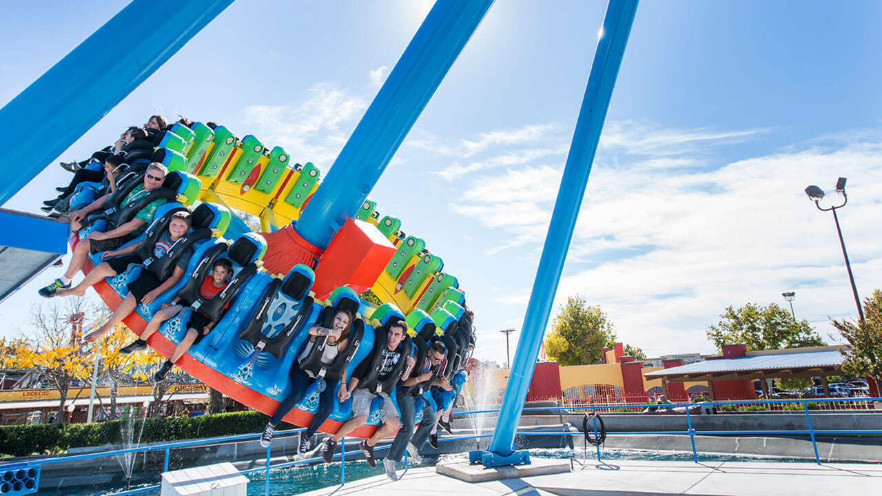 Sidewinder Ride at Cliffs Amusement Park