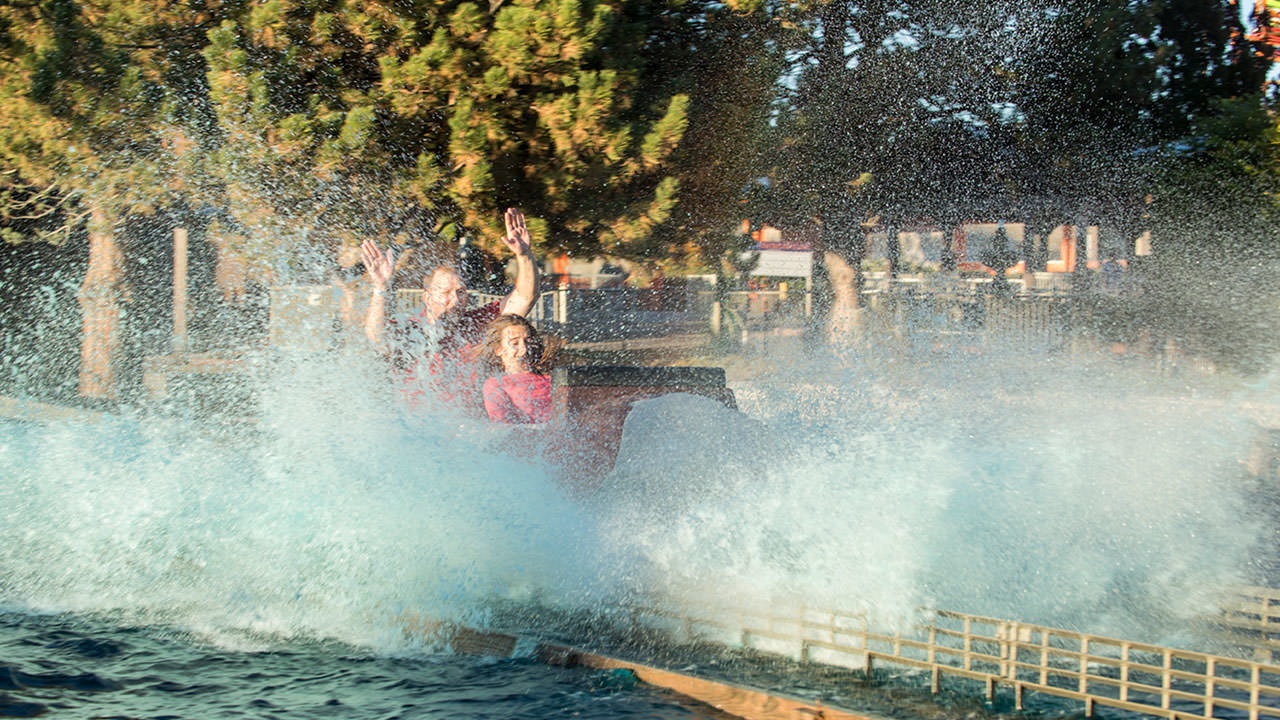 Rocky Mountain Rapids ride at Cliffs Amusement Park