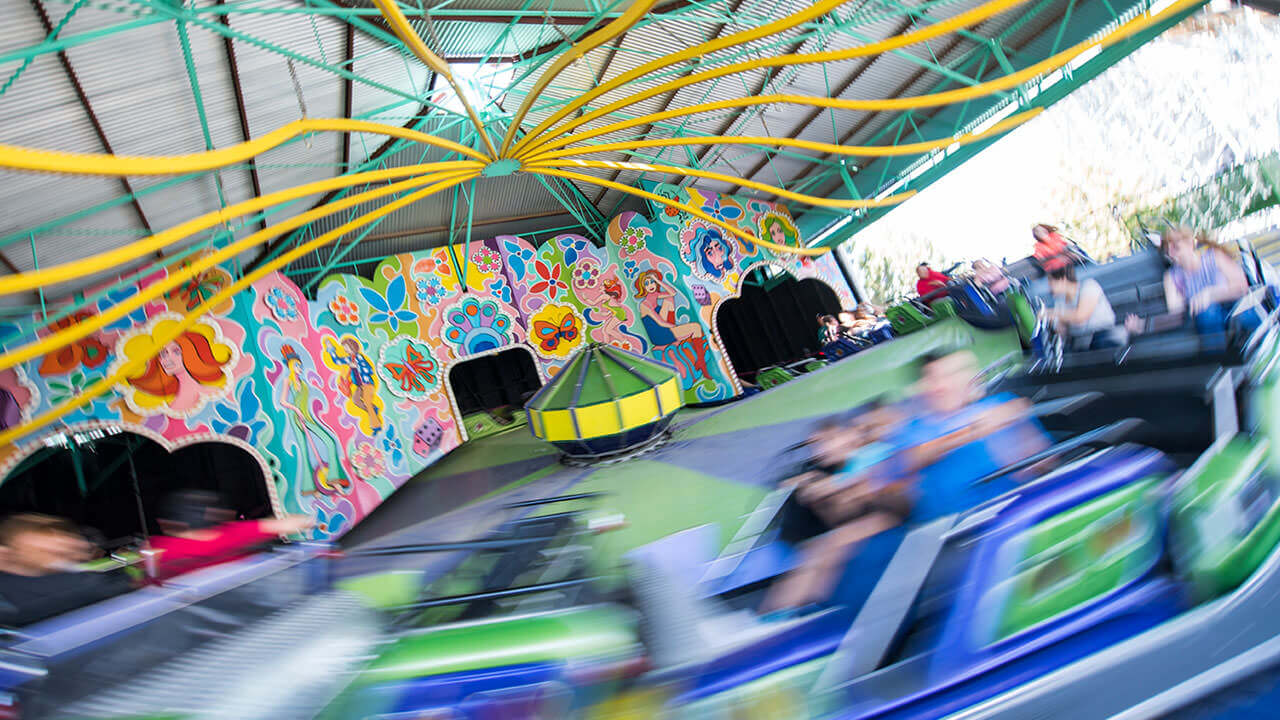 Musik Express at Cliffs Amusement Park