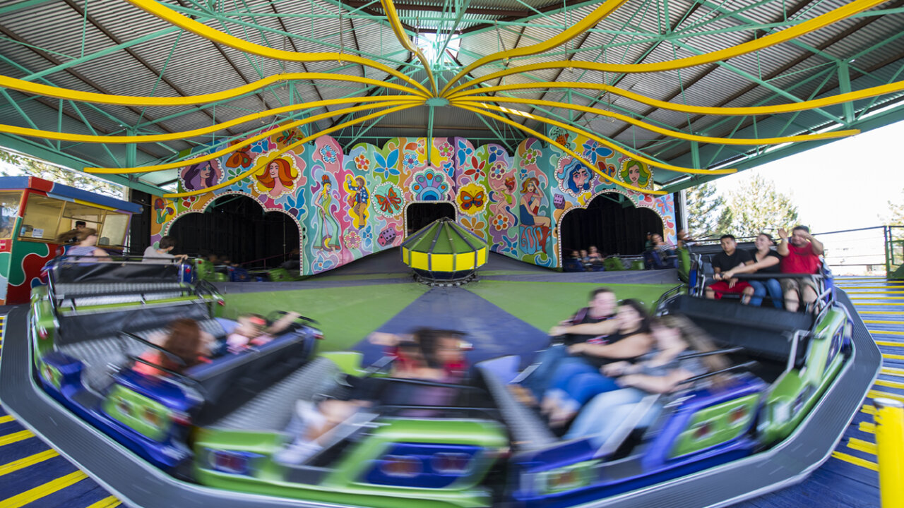 Ride at Cliffs Amusement Park