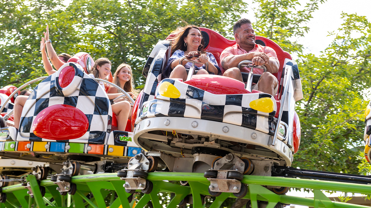 Guests riding the Spin-O-Rama during the day